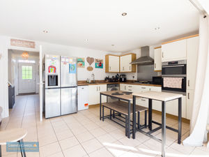 Kitchen- click for photo gallery